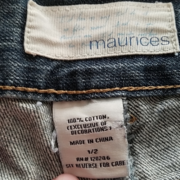 Shorts - Picture 3 of 3